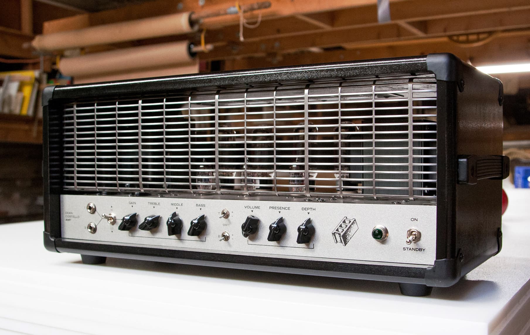 6_HMW_Black_Angle_Right