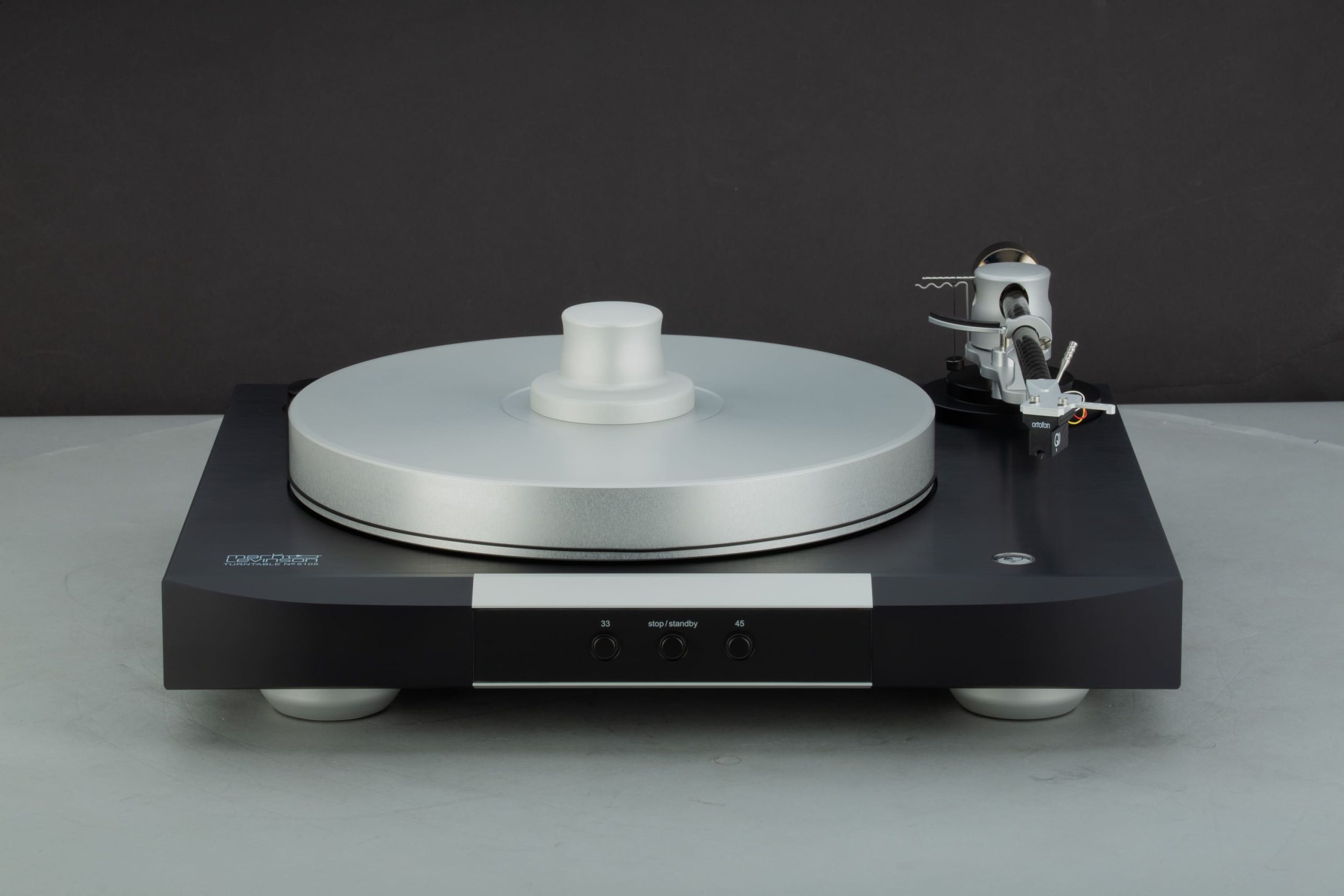 Mark_Levinson_No_5105_Front_Before